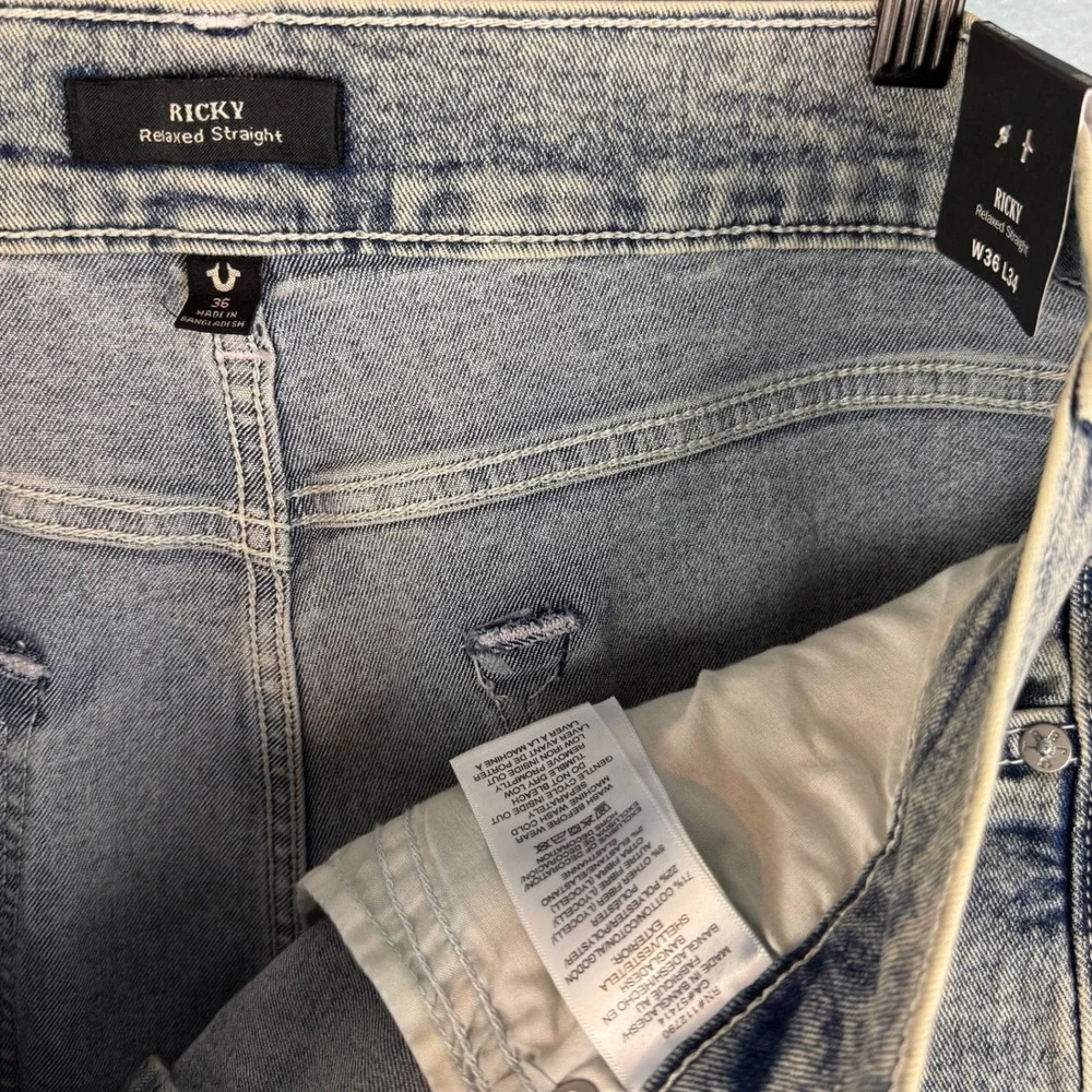 NEW True Religion Ricky Relaxed Straight Leg Jeans Mens 36x34 Light Blue Faded